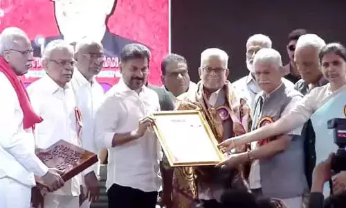 కొందరు ఓడినా పదవులను వీడటం లేదు.. సీఎం రేవంత్ రెడ్డి ఆసక్తికర వ్యాఖ్యలు