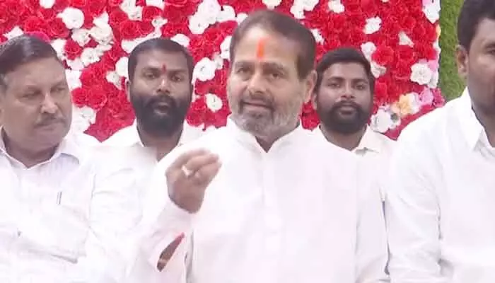 చేతికి దొరికి ఉంటే అంబటిని హతమార్చేవాళ్లు.. మాజీ స్పీకర్ సెన్సేషనల్ కామెంట్స్ చేతికి దొరికి ఉంటే అంబటిని హతమార్చేవాళ్లు.. మాజీ స్పీకర్ సెన్సేషనల్ కామెంట్స్