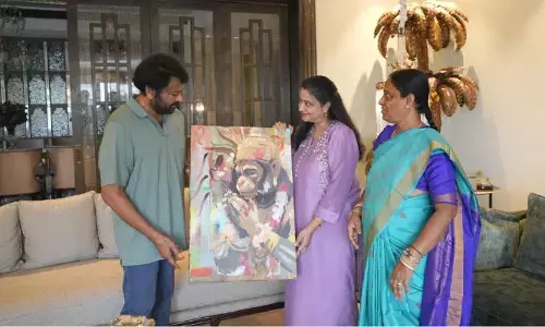 మెగాస్టార్ చిరంజీవితో మంత్రి కొండా సురేఖ భేటీ