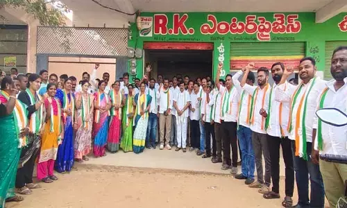 దేవరకొండ లో కాంగ్రెస్ అభ్యర్థులకు బీ-ఫారాలు అందజేత