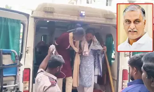 హార్వర్డ్ లో సీఎం కాస్ట్లీ చదువు.. గురుకుల విద్యార్థులకు పాము కాట్లు: హరీశ్‌రావు ఆవేదన