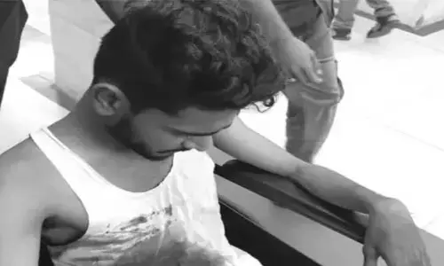 ప్రాణం మీదికి తెచ్చిన లిఫ్ట్