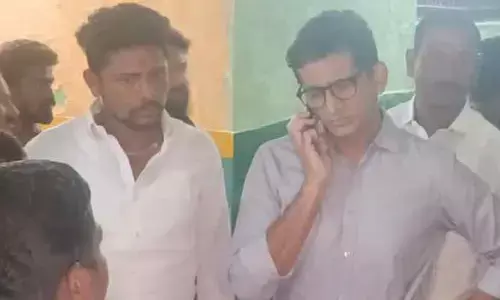 ట్రాక్టర్ బోల్తా...నలుగురు మృతి, రంగంలోకి ఎమ్మెల్యే