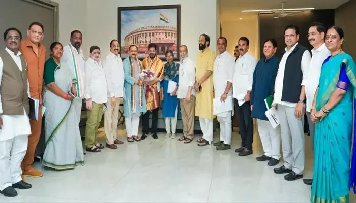 సీఎం రేవంత్ రెడ్డికి మంత్రివర్గ సభ్యుల విషెస్.. ఎందుకో తెలుసా? సీఎం రేవంత్ రెడ్డికి మంత్రివర్గ సభ్యుల విషెస్.. ఎందుకో తెలుసా?