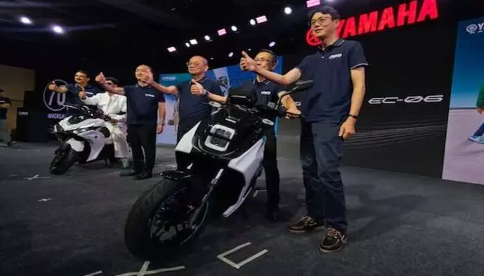 Yamaha: తొలి ఈవీ స్కూటర్ విడుదల చేసిన యమహా Yamaha: తొలి ఈవీ స్కూటర్ విడుదల చేసిన యమహా