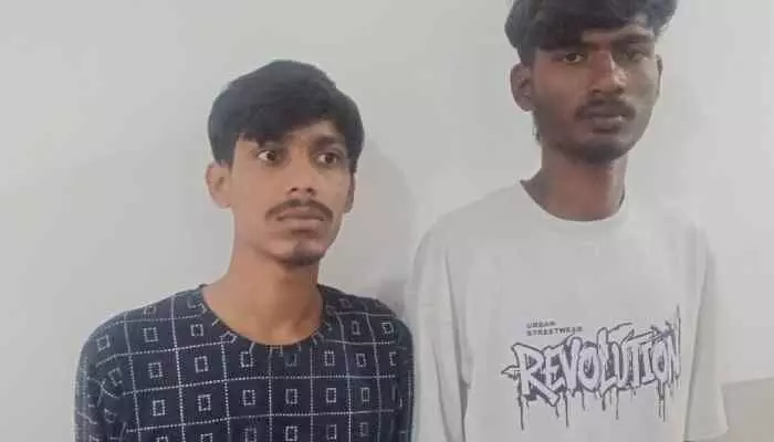 నాగపూర్ టు హైదరాబాద్.. గంజాయి విక్రయితల అరెస్టు నాగపూర్ టు హైదరాబాద్.. గంజాయి విక్రయితల అరెస్టు