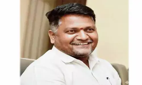 బీఆర్ఎస్‌కు సోషల్ మీడియా వారియర్ షాక్