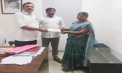 జర్నలిస్టు కుటుంబానికి తెలంగాణ మీడియా అకాడమీ ఆర్థిక సహాయం