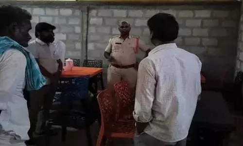 బాట విష‌యంలో గొడ‌వ‌.. ముగ్గురి పై కేసు న‌మోదు