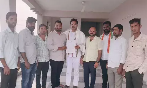దూరం భారం తగ్గింది.. మూడ్ తండా వాసులకు చేరువైన రేషన్ సరుకులు!