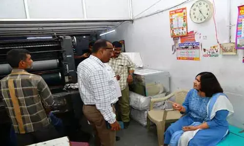బ్యాలెట్ పేపర్ల ముద్రణలో అత్యంత అప్రమత్తతో వ్యవహరించాలి :   కలెక్టర్ విజయేందిర బోయి