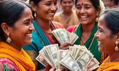 ఇందిరా మహిళా శక్తి నిధుల్లో భారీ గోల్‌మాల్ !