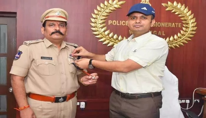 ఉత్కృష్ట పతకాన్ని అందుకున్న డీసీపీ రాజమహేంద్ర నాయక్ ఉత్కృష్ట పతకాన్ని అందుకున్న డీసీపీ రాజమహేంద్ర నాయక్