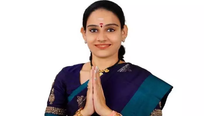 జడ్చర్ల లో బీజేపీకి షాక్.. రాజీనామా చేసిన రాష్ట్ర కార్యదర్శి బాల త్రిపుర సుందరి జడ్చర్ల లో బీజేపీకి షాక్.. రాజీనామా చేసిన రాష్ట్ర కార్యదర్శి బాల త్రిపుర సుందరి