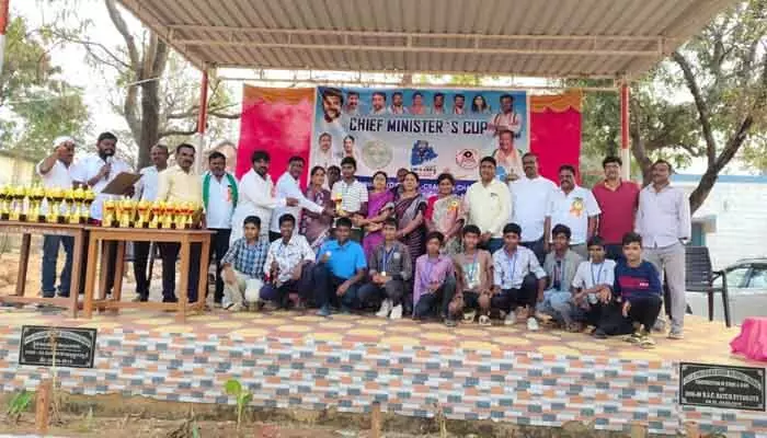 విద్యార్థుల్లో క్రీడాస్ఫూర్తి పెంపొందించడమే లక్ష్యం విద్యార్థుల్లో క్రీడాస్ఫూర్తి పెంపొందించడమే లక్ష్యం