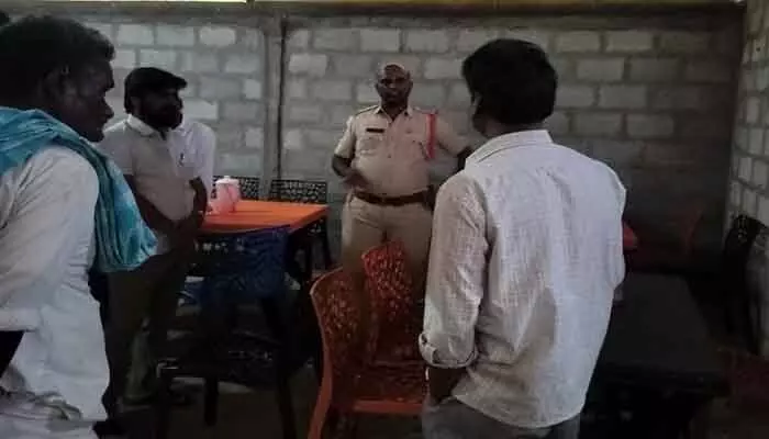 బాట విషయంలో గొడవ.. ముగ్గురి పై కేసు నమోదు బాట విషయంలో గొడవ.. ముగ్గురి పై కేసు నమోదు