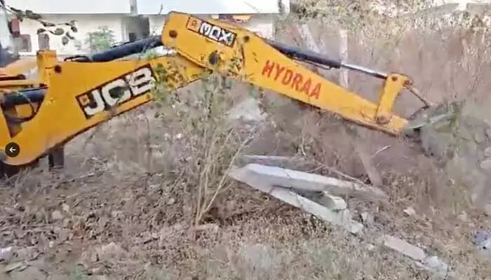 రంగంలోకి దిగిన ‘హైడ్రా’.. 2,100 గజాల పార్క్ స్థలానికి మోక్షం రంగంలోకి దిగిన ‘హైడ్రా’.. 2,100 గజాల పార్క్ స్థలానికి మోక్షం