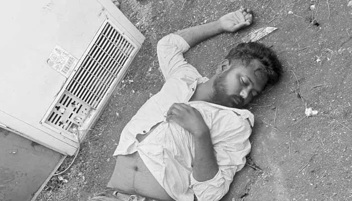 కరెంట్ షాక్.. వ్యక్తి మృతి కరెంట్ షాక్.. వ్యక్తి మృతి