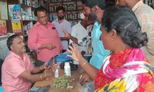 వ‌రిపంటకి వేయాల్సిన మందు శ‌న‌గ పంట‌కు ఇచ్చిన హనుమాన్ ఫ‌ర్టిలైజ‌ర్ య‌జ‌మాని