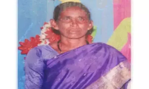 ఆర్టీసీ బ‌స్సులో వృద్ధురాలు మృతి