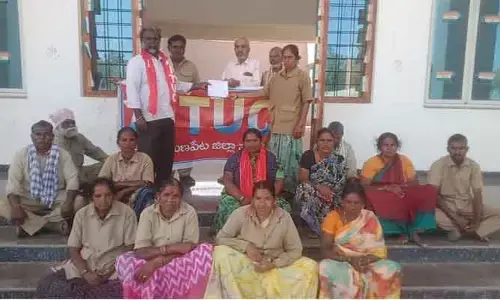 గ్రామ పంచాయతీ కార్మికులకు పెండింగ్ వేతనాలు చెల్లించాలి :  ఏఐటీయూసీ