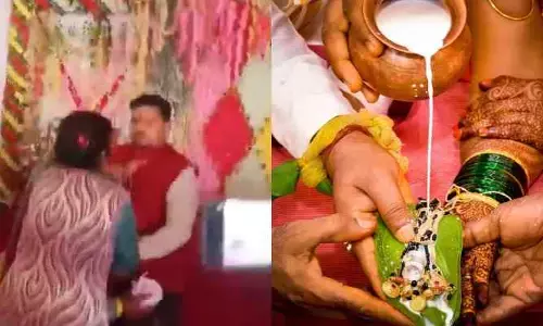 UP: భ‌ర్త‌కు మూడో పెళ్లి..మండ‌పంలోనే చిత‌క‌బాదిన‌ రెండో భార్య, వీడియో వైర‌ల్‌