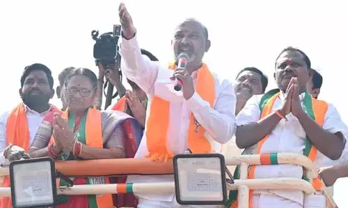 కరీంనగర్ మేయర్ పీఠం పక్కా బీజేపీదే.. బండి సంజయ్ కీలక వ్యాఖ్యలు