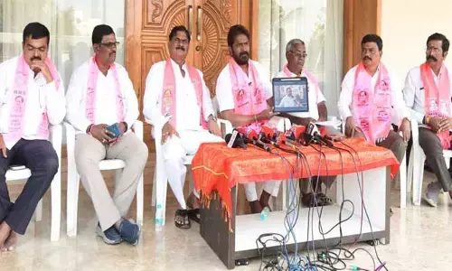 అభివృద్ధిని ఆగంచేస్తూ వ్యక్తిగత విమర్శలు చేస్తావా...? :  మాజీ మంత్రి శ్రీనివాస్ గౌడ్