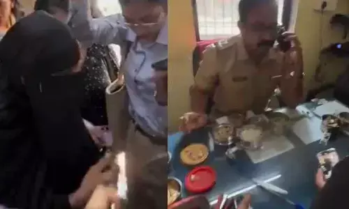 బుర్కా ధరించి మహిళల బోగీలోకి ప్రవేశించిన కామాంధుడు