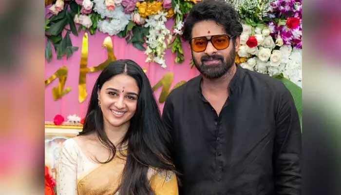 యుద్ధానికి సిద్ధమైన ప్రభాస్.. ‘ఫౌజీ’ షూటింగ్ అప్డేట్తో సోషల్ మీడియా షేక్! యుద్ధానికి సిద్ధమైన ప్రభాస్.. ‘ఫౌజీ’ షూటింగ్ అప్డేట్తో సోషల్ మీడియా షేక్!