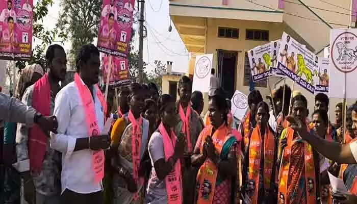 పెబ్బేరు మున్సిపల్ ఎన్నికల ప్రచారం.. అందరికీ ఆదర్శం పెబ్బేరు మున్సిపల్ ఎన్నికల ప్రచారం.. అందరికీ ఆదర్శం
