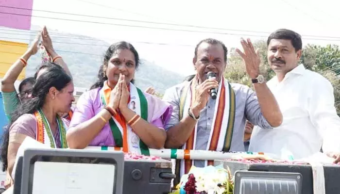 మున్సిపల్ ఎన్నికల ప్రచారంలో మంత్రి కోమటిరెడ్డి కీలక వ్యాఖ్యలు మున్సిపల్ ఎన్నికల ప్రచారంలో మంత్రి కోమటిరెడ్డి కీలక వ్యాఖ్యలు