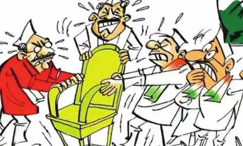 చైర్మన్ పీఠంపైనే నజర్..