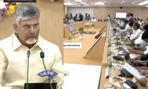అన్ని మీకే తెలుసనుకుంటున్నారా..: కలెక్టర్లపై సీఎం సీరియస్.. క్లాస్