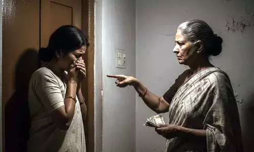 వ్యభిచారం చేయాలని కోడలిని బలవంత పెట్టిన అత్త.. కొడుకు చూస్తుండగానే రోజూ..