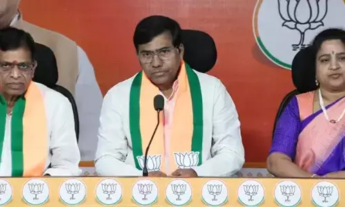 గెలిస్తే ఏం చేస్తారో చెప్పకుండా ఒకరిపై ఒకరు విమర్శలు : బీజేపీ రాష్ట్ర కార్యదర్శి ఫైర్