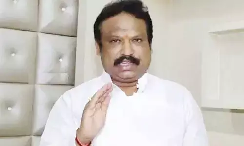 TG: ఎమ్మెల్యే కారు మీదకు దూసుకొచ్చిన బస్సు