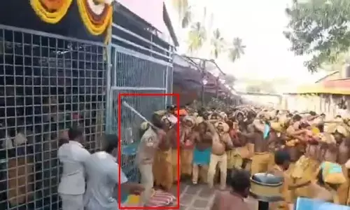 శ్రీశైలంలో శివ స్వాముల ఆందోళన.. పుణ్యక్షేత్రంలో అధికారుల తీరుపై ఆగ్రహం