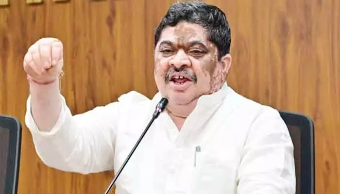 ఆ ఇద్దరి వల్లే కరీంనగర్ అవినీతిమయమైంది.. బండికి మంత్రి పొన్నం ప్రభాకర్ కౌంటర్ ఆ ఇద్దరి వల్లే కరీంనగర్ అవినీతిమయమైంది.. బండికి మంత్రి పొన్నం ప్రభాకర్ కౌంటర్
