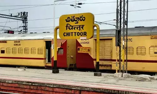 ఏపీ ప్రయాణికులకు బిగ్ అలెర్ట్.. చిత్తూరు వెళ్లే రైళ్లు దారి మళ్లింపు