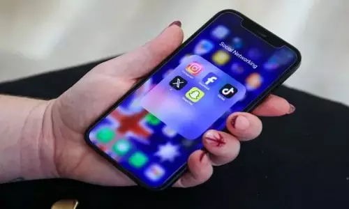 Social Media Platforms: సోషల్ మీడియా ప్లాట్‌ఫామ్‌లకు కేంద్రం కీలక ఆదేశాలు