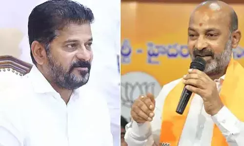 సీఎం గారు మీకు మానవత్వం ఉందా అంటూ రిటైర్డ్ ఉద్యోగుల సమస్యలపై బండి సంజయ్ లేఖ
