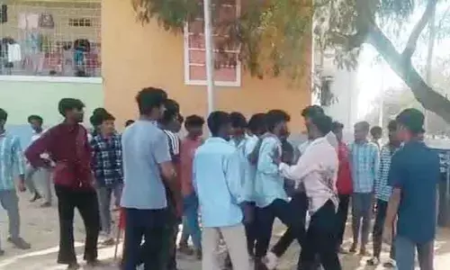 బాలనగర్ ఏకలవ్య మోడల్ రెసిడెన్షియల్ పాఠశాలలో విద్యార్థుల మధ్య ఘర్షణ...!