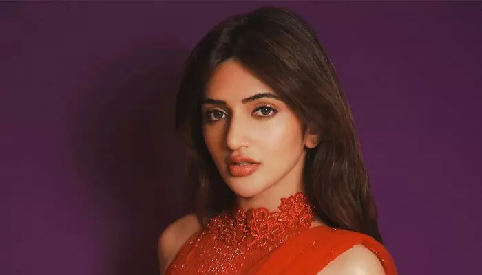 ఫైనల్లీ డాక్టరమ్మ అయిపోయిన శ్రీలీల.. వీడియో వైరల్ ఫైనల్లీ డాక్టరమ్మ అయిపోయిన శ్రీలీల.. వీడియో వైరల్