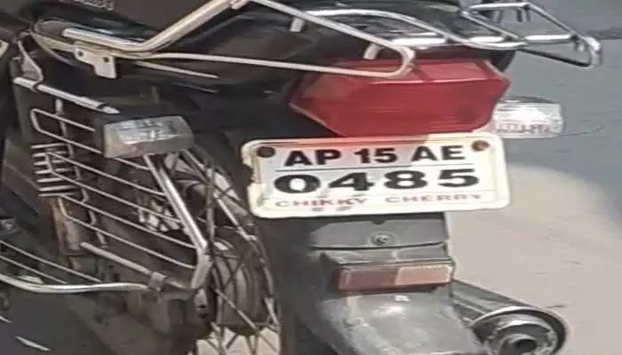 హుజురాబాద్లో దొంగల చేతివాటం హుజురాబాద్లో దొంగల చేతివాటం