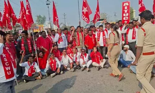 సింగరేణి లో మోగిన సమ్మె సైరన్