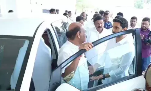 ఎంతవారించినా ఒప్పుకోని లోకేశ్.. అసెంబ్లీలో అరుదైన దృశ్యం