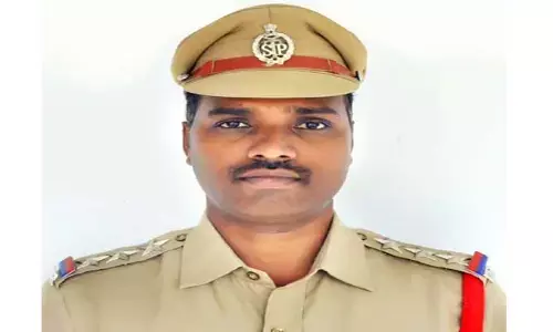 ఎలుగుబంటి దాడిలో ఒక‌రు మృతి.. 8 మందికి గాయాలు