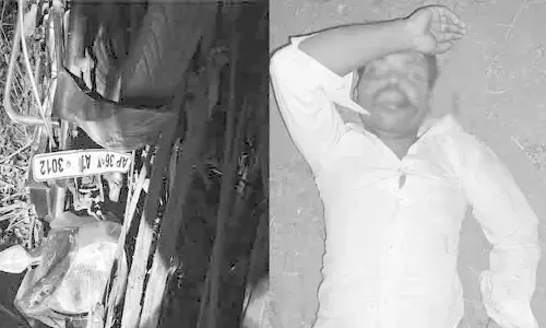 రోడ్డు ప్ర‌మాదంలో వ్య‌క్తికి తీవ్ర గాయాలు