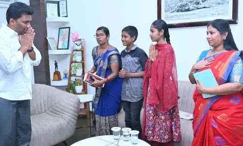 డిప్యూటీ సీఎం పవన్ ఉదారత... ఇద్దరు చిన్నారులకు ప్రతినెల రూ.5 వేలు